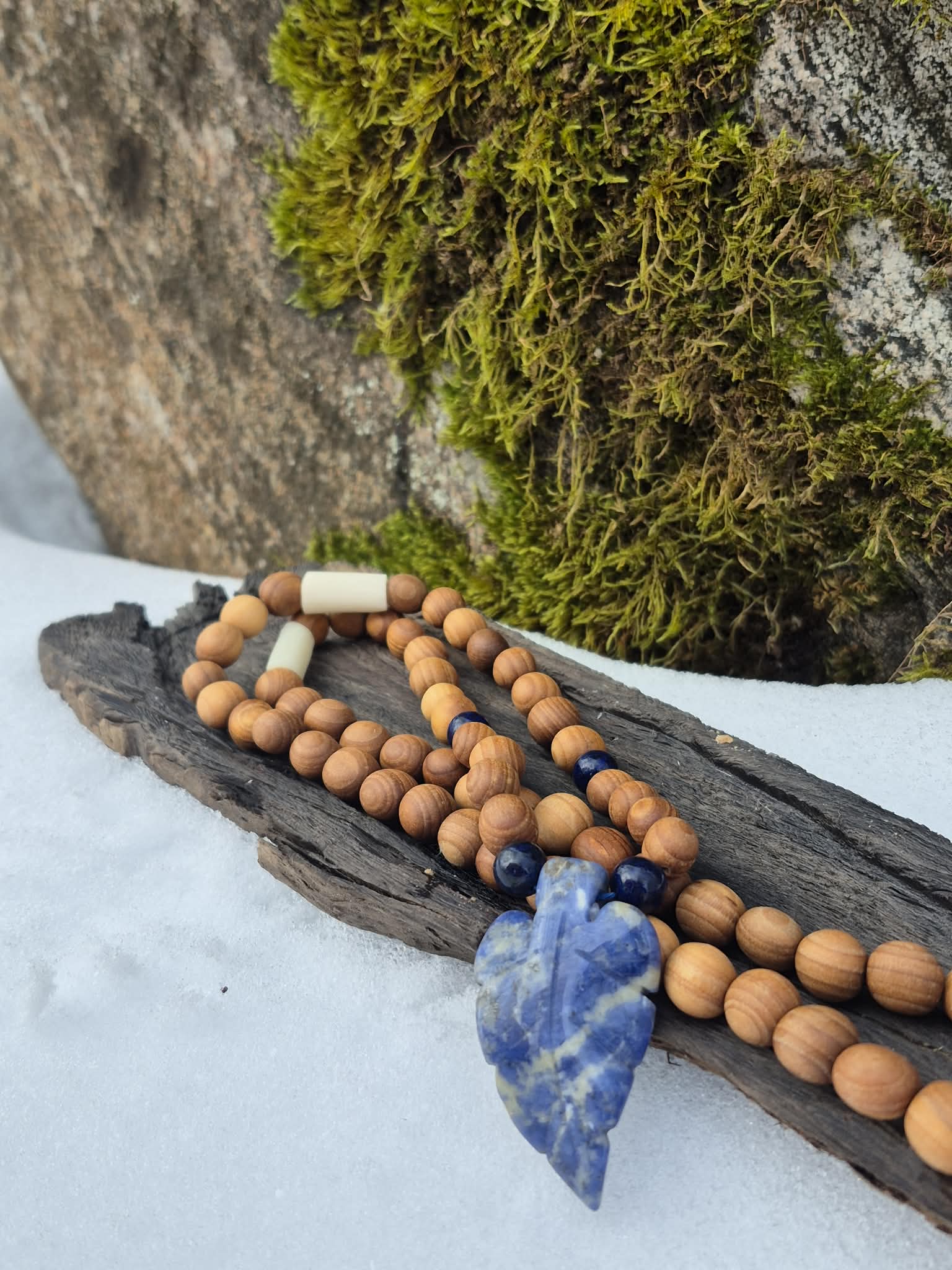 Pihlaka väekee hundiluu, sodaliit ja lasuriit - Image 4