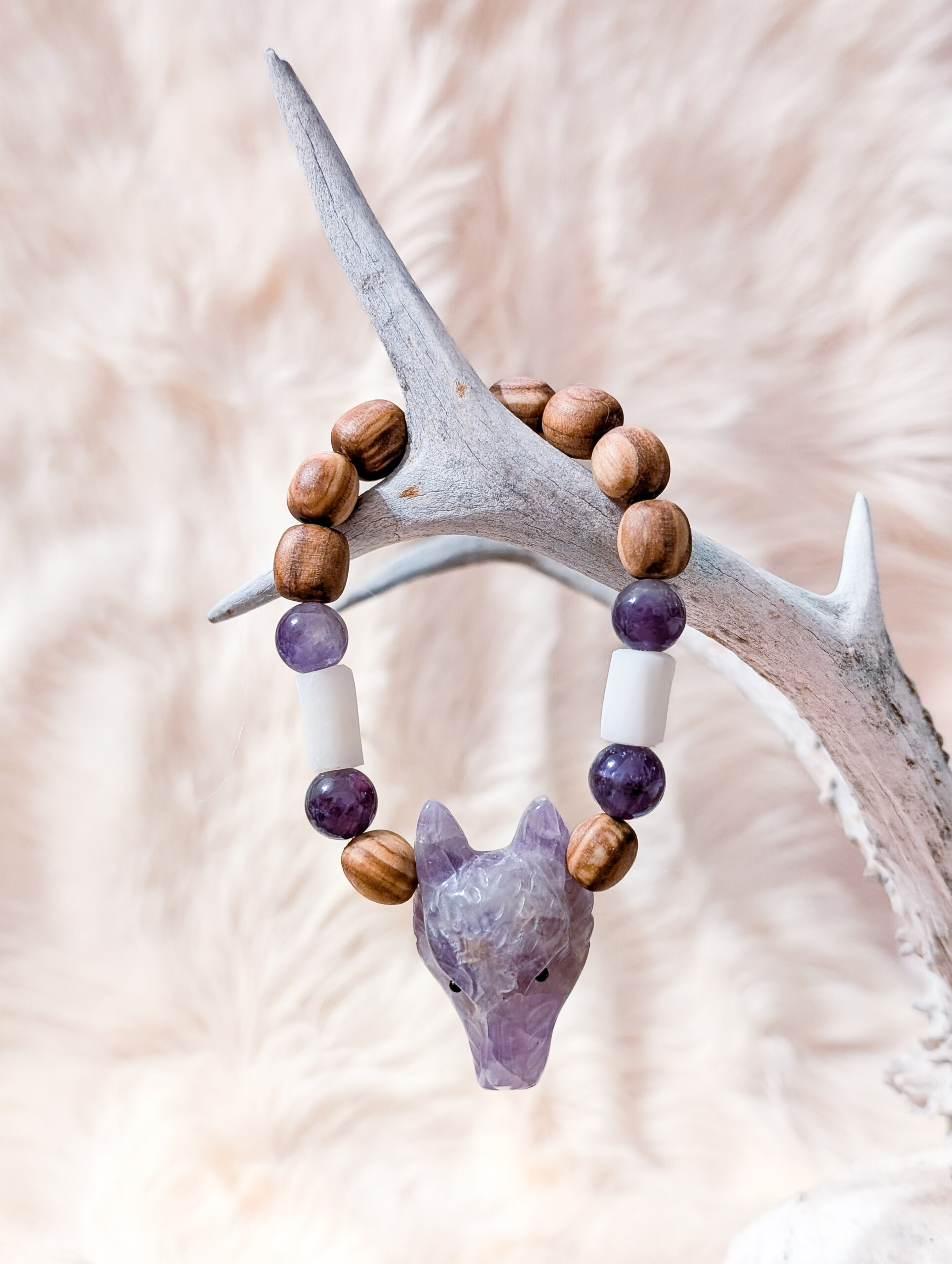 Ametüst hundipea käevõru, hundiluu ja pihlakas